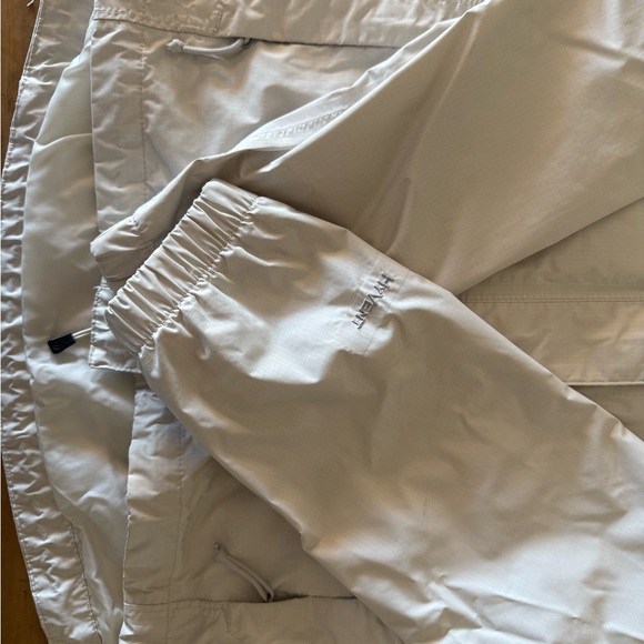 Cream Women’s Northface rain jacket size M - Picture 2 of 6